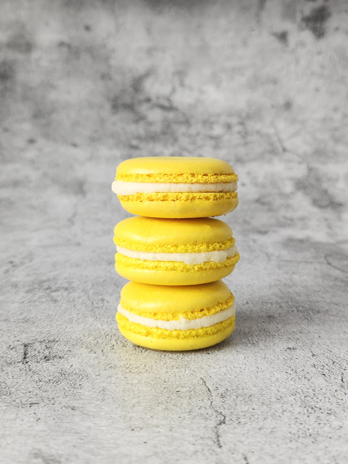 6 Cornish Lemon Macarons